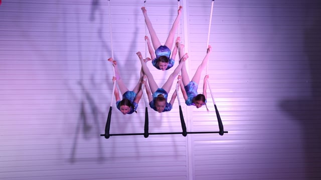 Silk & Circus - Sing (in the air) - Young Flyers